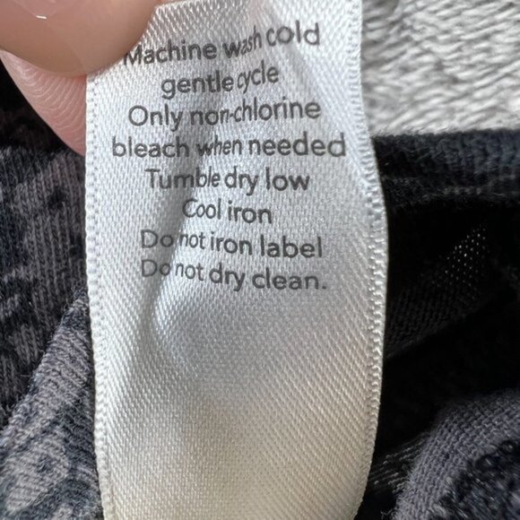 Athleta Daily Top Womens Small Snake Python Animal‎ Print Short Sleeve Tee - Picture 8 of 10